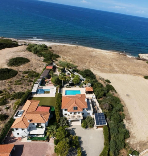 Villa "Extravaganza" in Alagadi – exklusive Villa in erster Meereslinie auf Nordzypern