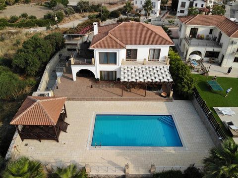 Villa "Extravaganza" direkt am Meer mit 330 m² Wohnfläche, Grundstück 1.500 m²