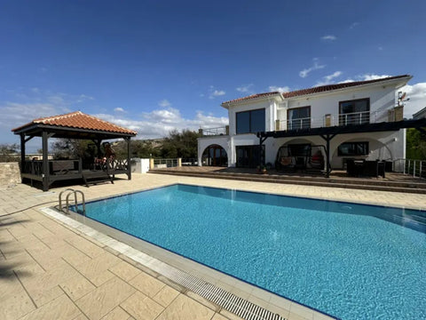 Villa "Extravaganza" in Alagadi – exklusive Villa in erster Meereslinie auf Nordzypern